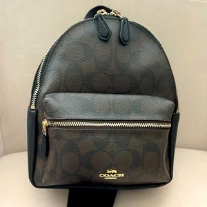 ❤️ Mini backpack in excellent condition just don’t use it! ❤️